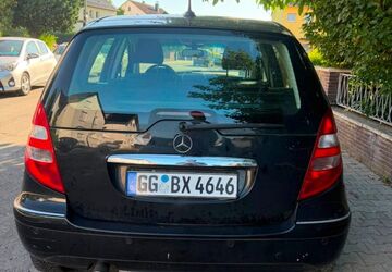Mercedes-Benz A 180 286.900 km 1.490 &euro; Frankfurt am Main 60439