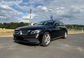 Mercedes-Benz E 220 275.722 km 9.990 &euro; Offenbach 63067