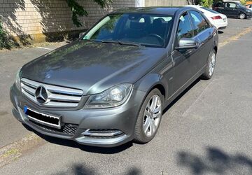Mercedes-Benz C 220 207.000 km 8.800 &euro; Offenbach 63069