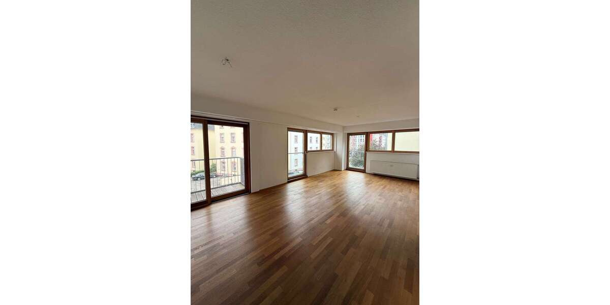 Etagenwohnung Frankfurt Europaviertel - 2 Zimmer, 75 m&sup2;, 1.350&euro; | Angebot:26808526