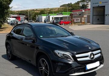 Mercedes-Benz GLA 200 195.000 km 10.900 &euro; Offenbach 63071