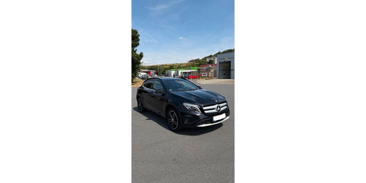 Mercedes-Benz GLA 200 195.000 km 10.900 &euro; Offenbach 63071